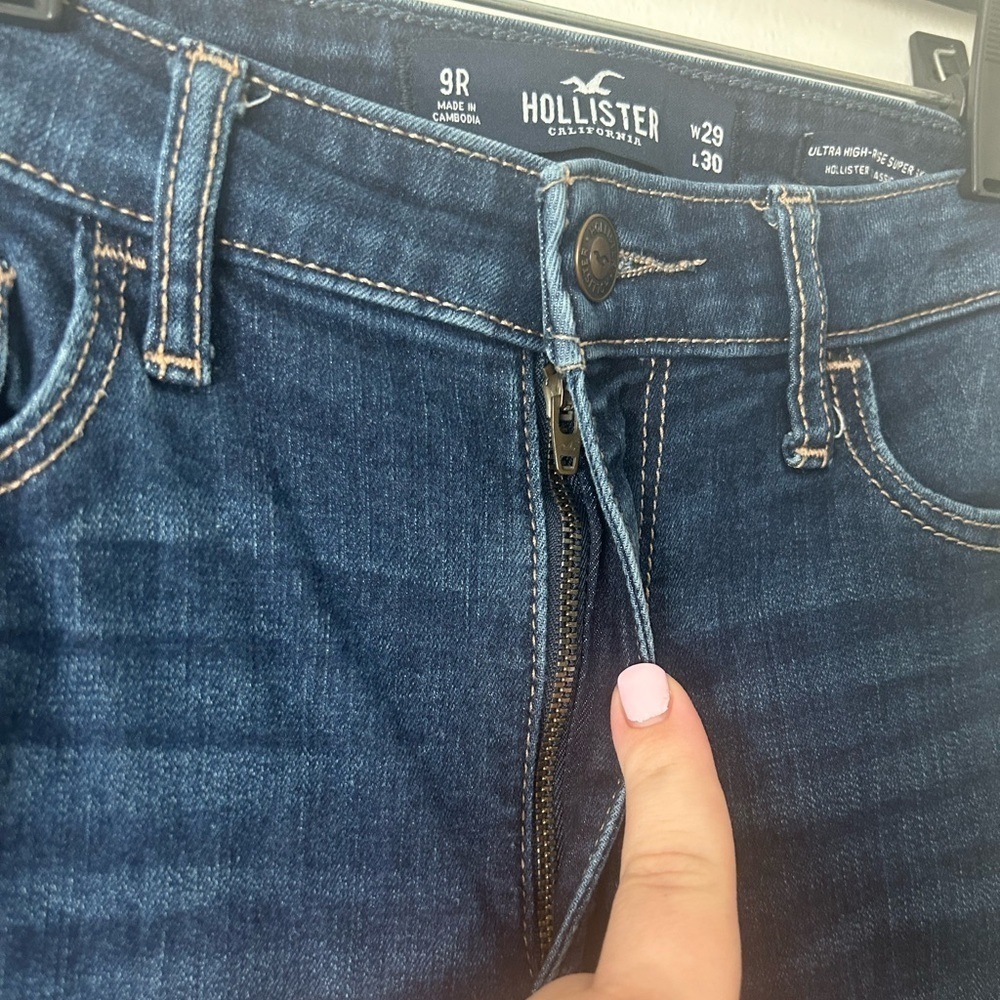Hollister jeans size 9 Ultra- High rise super skinny - Picture 3 of 6